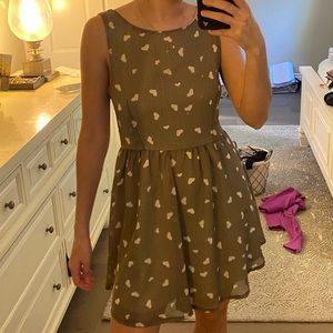 Grey dress with light pink hearts